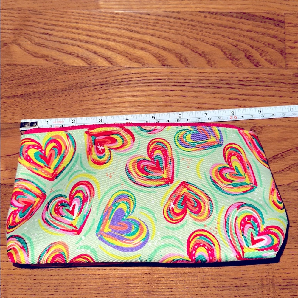-🌸🌸Clinque Colorful Heart Medium Zip Close Makeup Bag